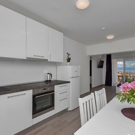 Apartmani Daniela Podgora Bagian luar foto