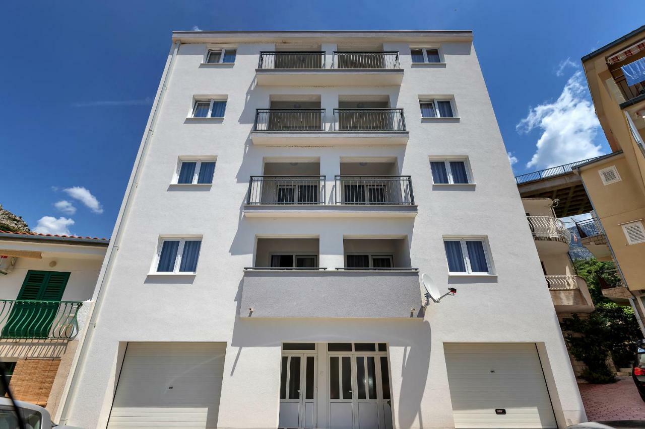 Apartmani Daniela Podgora Bagian luar foto