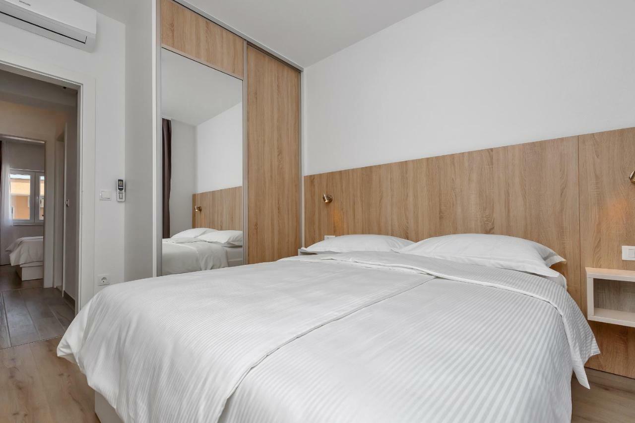 Apartmani Daniela Podgora Bagian luar foto
