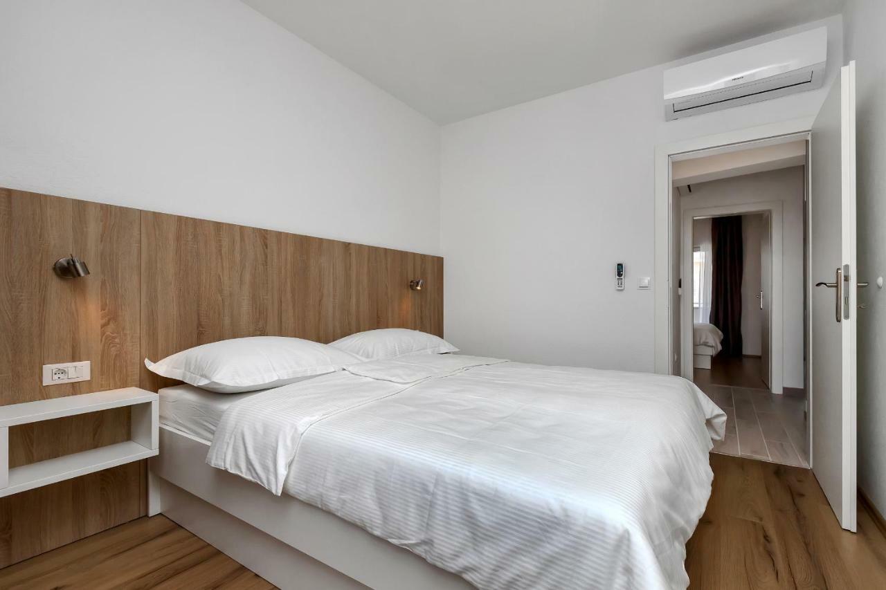 Apartmani Daniela Podgora Bagian luar foto