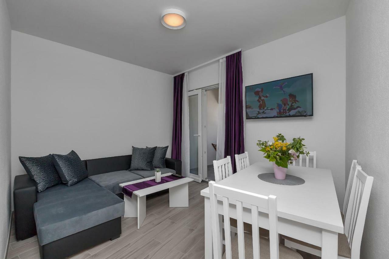 Apartmani Daniela Podgora Bagian luar foto